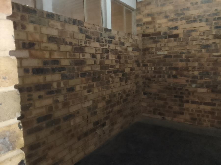 To Let commercial Property for Rent in Oos Einde North West